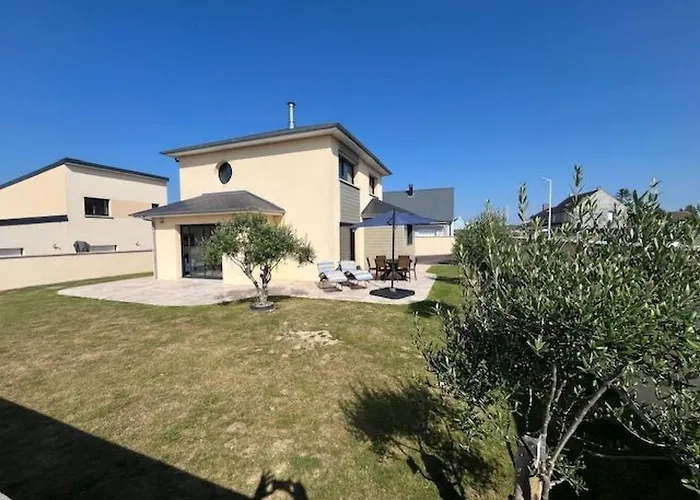 Maison De Strandhaus By Interhome * Gouville-sur-Mer