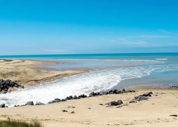 Maison De Strandhaus By Interhome Gouville-sur-Mer