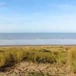 Maison De Strandhaus By Interhome Casa de Férias Gouville-sur-Mer