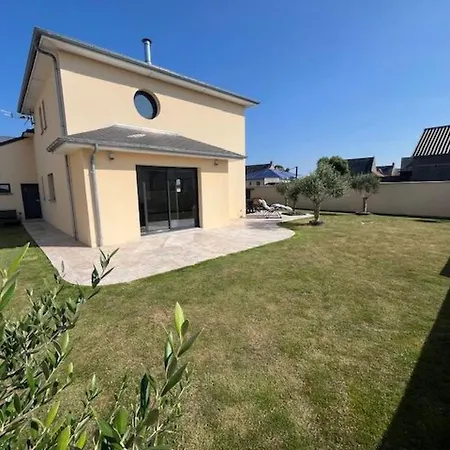 Maison De Strandhaus By Interhome Semesterbostad Gouville-sur-Mer